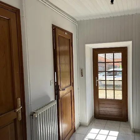 Jolie Maison De Campagne Arboree